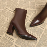 Libby - The Perfect Balance of Sophistication and Comfort