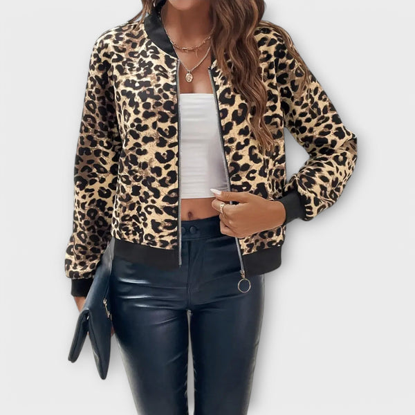 Amiria - Elegant leopardmönstrad kappa