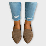 Elegant Loafers with Modern Design
