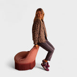 Rosa - Modern leopardmönstrad kappa