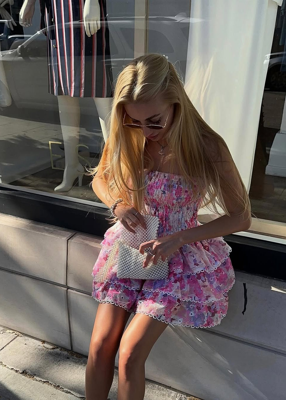 Cecilia - Blommig axelbandslös klänning – bild 11